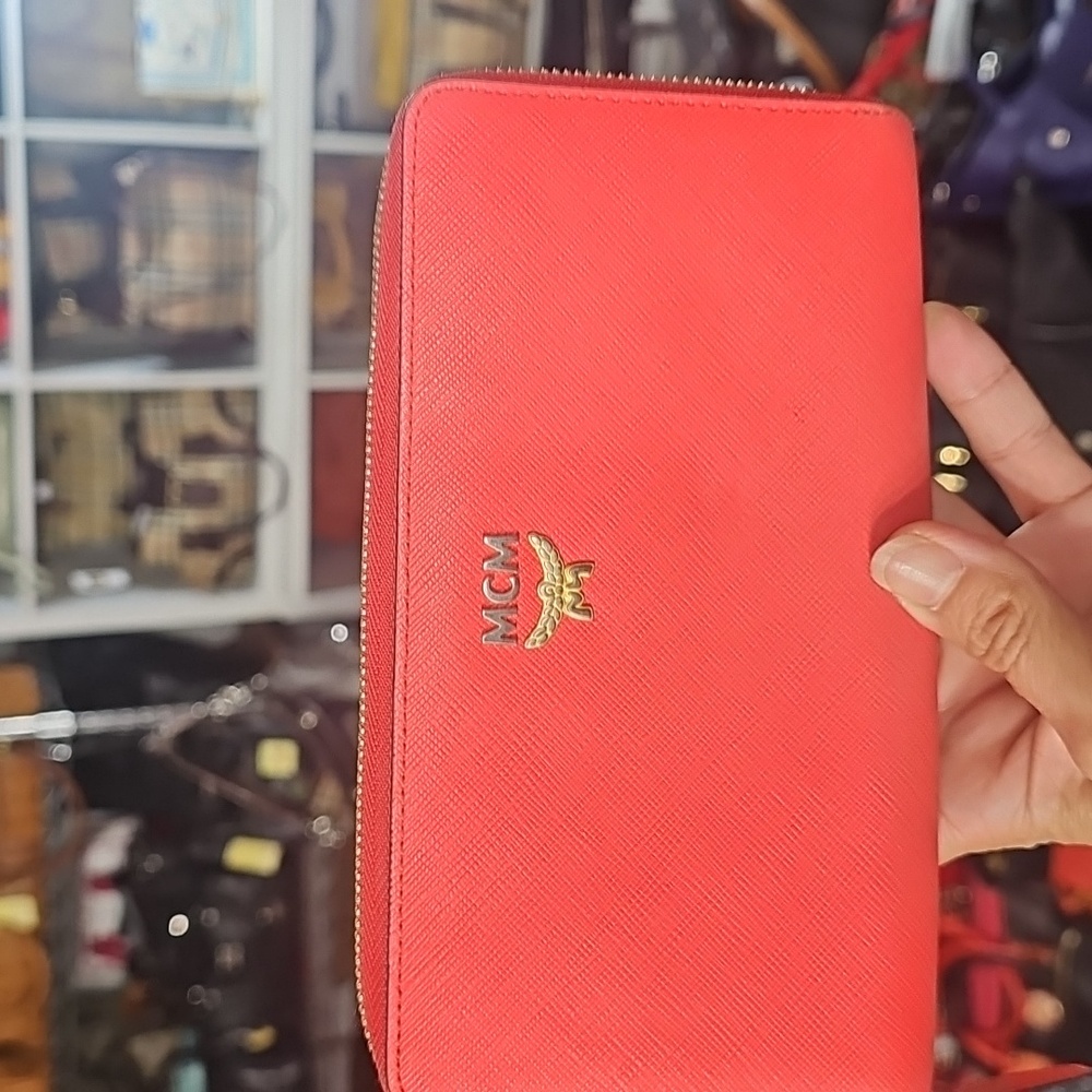 mcm wallet coral